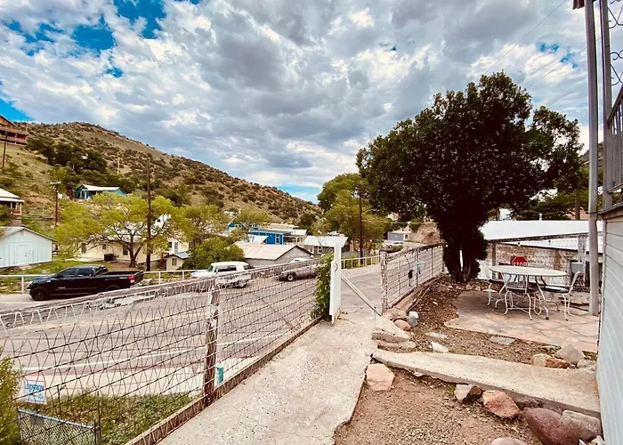 The Yacht Club * Bisbee